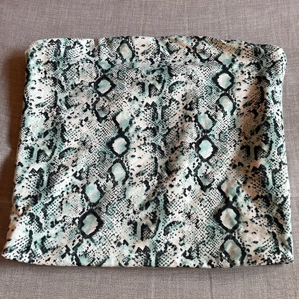 New with tags Forever21 tube top green white animal print going out size M